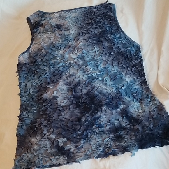 Snoskins blue sleeveless tank - Picture 5 of 5